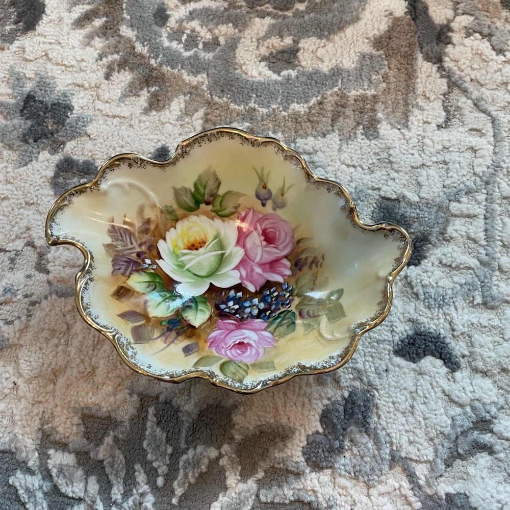 Vintage Ucagco porcelain decorative bowl Japan